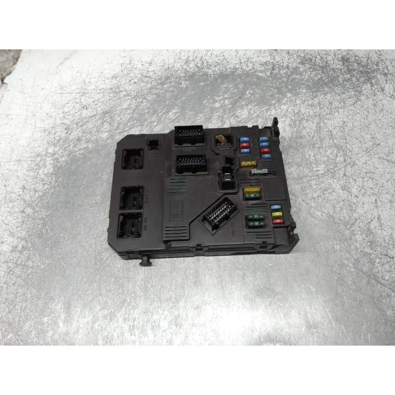 Recambio de caja reles / fusibles para peugeot 407 sw st sport pack referencia OEM IAM   