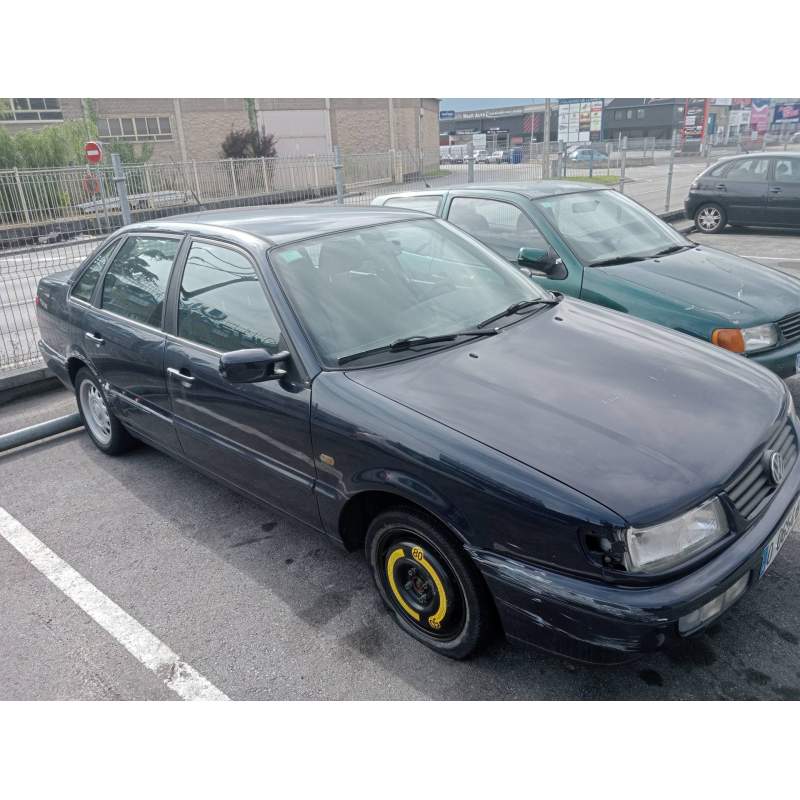 VOLKSWAGEN PASSAT BERLINA (3A2)