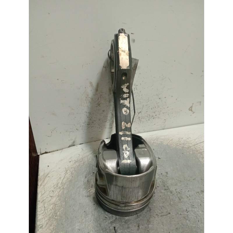 Recambio de piston para mercedes-benz vito kombi (639) 113 cdi crew lang (639.603) referencia OEM IAM 65100  