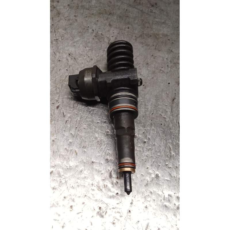 Recambio de inyector para volkswagen passat b5.5 (3b3) 1.9 tdi referencia OEM IAM 038130073AJ 0414720037 BOSCH