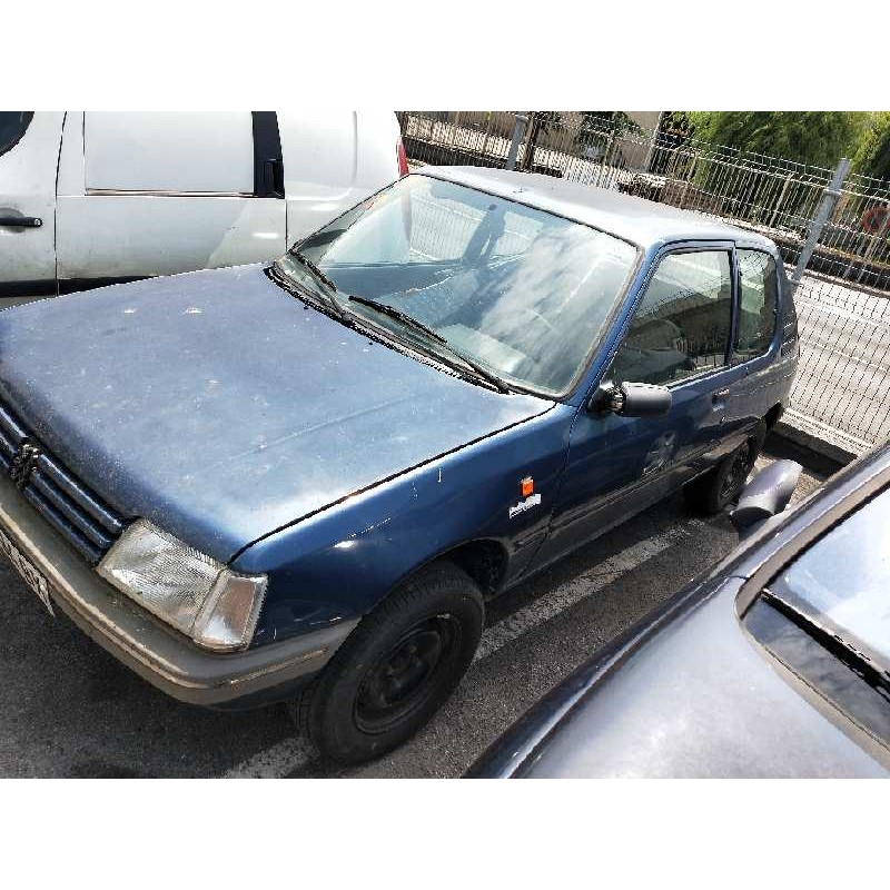 peugeot 205 berlina del año 1998