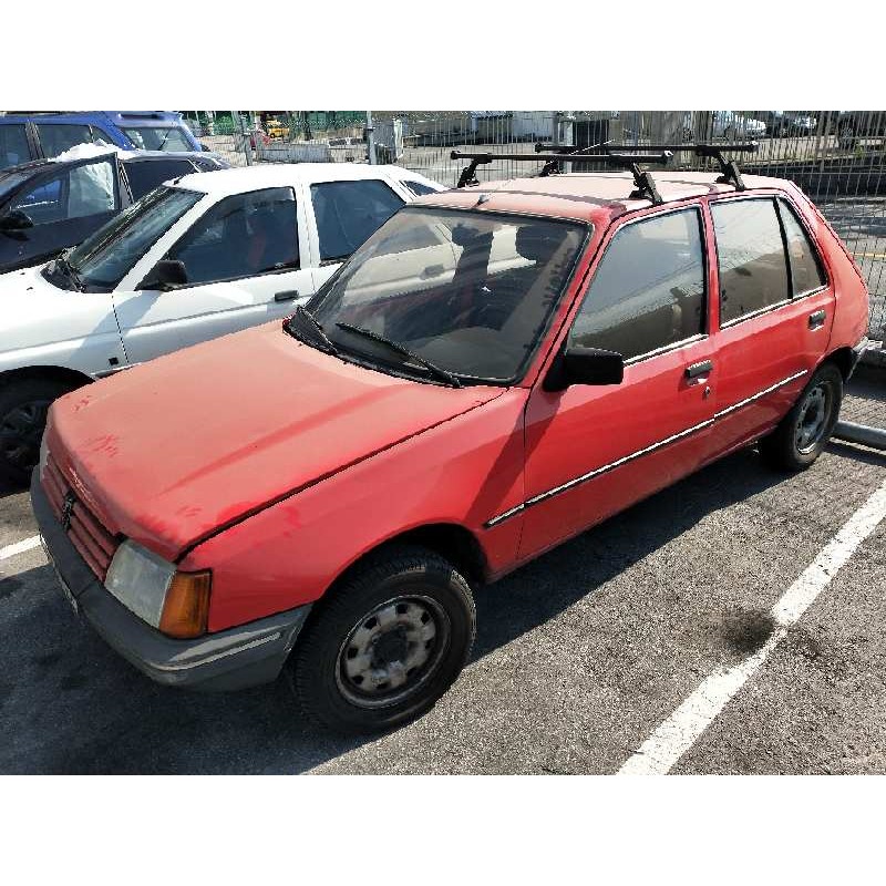 peugeot 205 berlina del año 1985