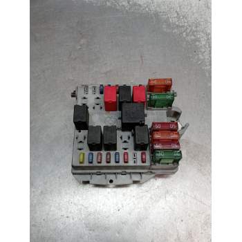 CAJA RELES / FUSIBLES 51742419 329041 2004