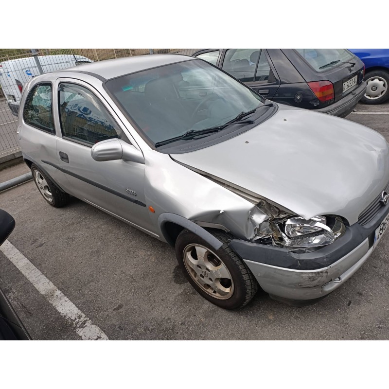 opel corsa b del año 2000