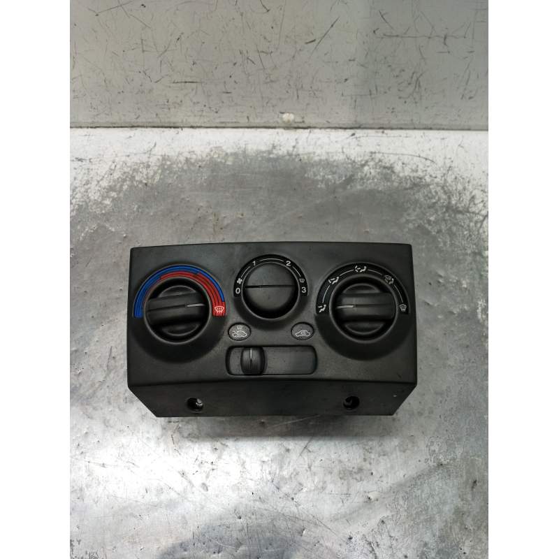 Recambio de mando calefaccion / aire acondicionado para fiat punto (176_) 1.7 td referencia OEM IAM 100140600  1994