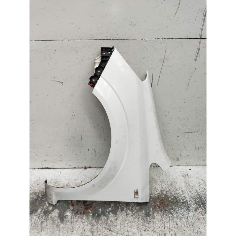Recambio de aleta delantera izquierda para opel zafira b referencia OEM IAM   2005