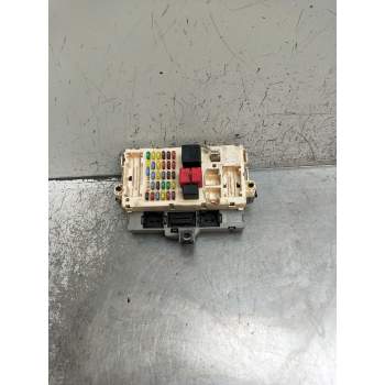 CAJA RELES / FUSIBLES 06