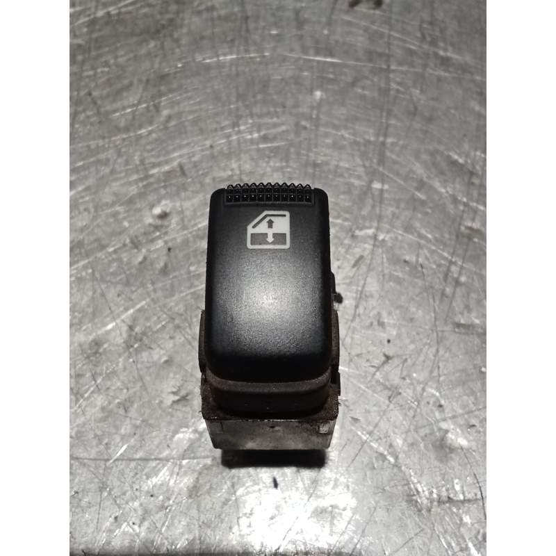 Recambio de mando elevalunas trasero derecho para kia sorento i (jc) 2.5 crdi referencia OEM IAM   