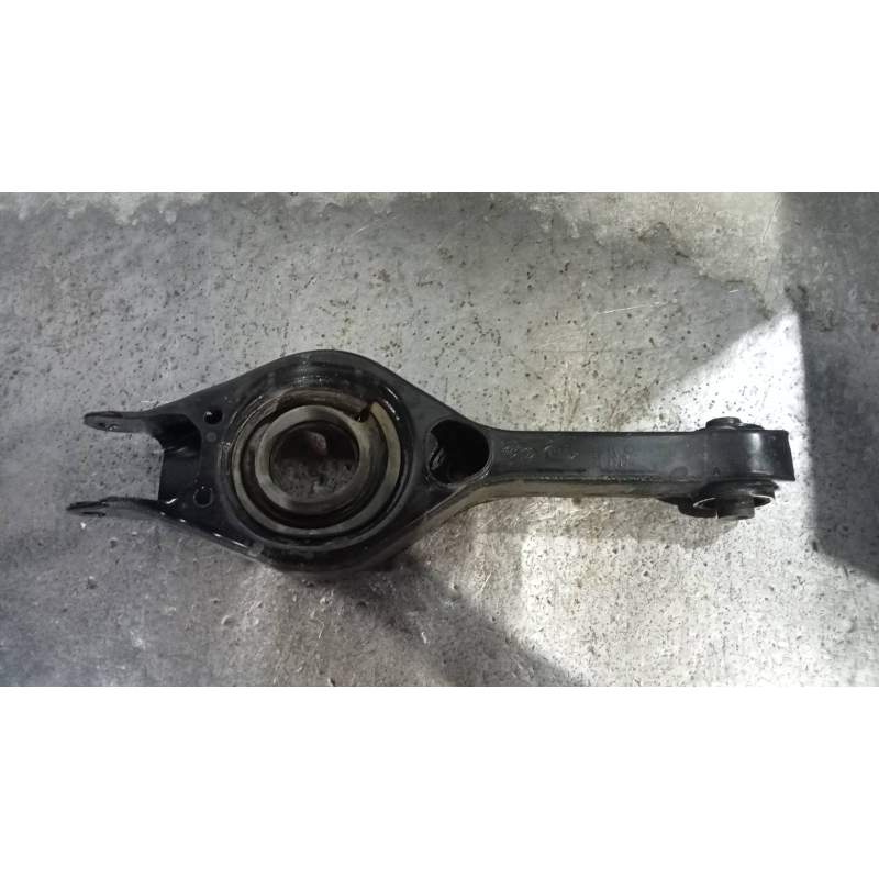 Recambio de brazo suspension inferior trasero derecho para kia cee´d x-tech referencia OEM IAM  14CRDI 2012
