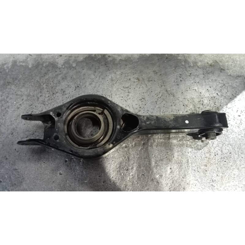 Recambio de brazo suspension inferior trasero izquierdo para kia cee´d x-tech referencia OEM IAM  14CRDI 2012