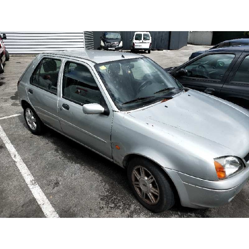 ford fiesta berlina (dx) del año 2000