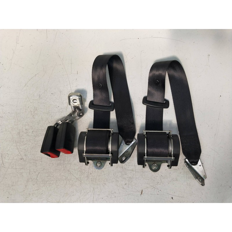 Recambio de juego cinturones trasero para seat leon (1p1) 2.0 tdi referencia OEM IAM   5P