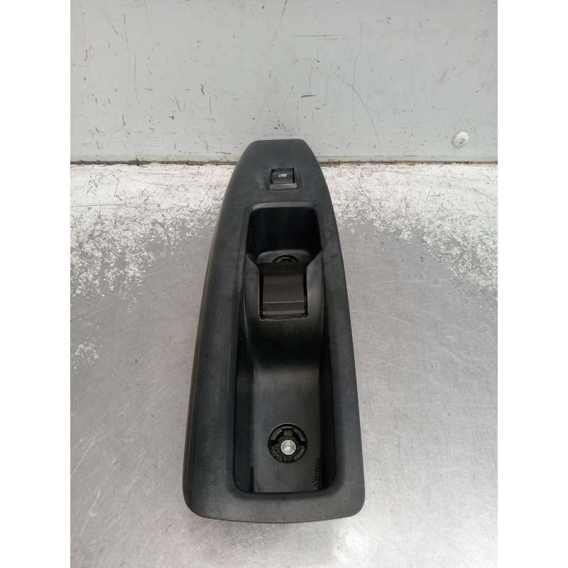 Recambio de mando elevalunas delantero derecho para fiat doblo active referencia OEM IAM 7354986750E  2010