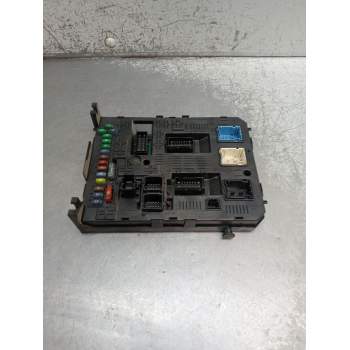 CAJA RELES / FUSIBLES 281197595 2008