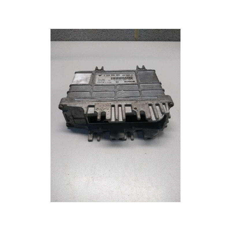 Recambio de centralita motor uce para volkswagen golf iii berlina (1h1) 1.6 referencia OEM IAM 0261203647 0261203648 032906026G