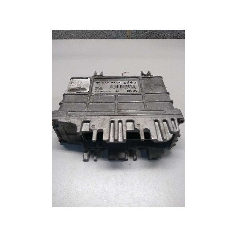 Recambio de centralita motor uce para volkswagen golf iii berlina (1h1) 1.6 referencia OEM IAM 0261203647 0261203648 032906026G