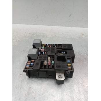 CAJA RELES / FUSIBLES 32268453 