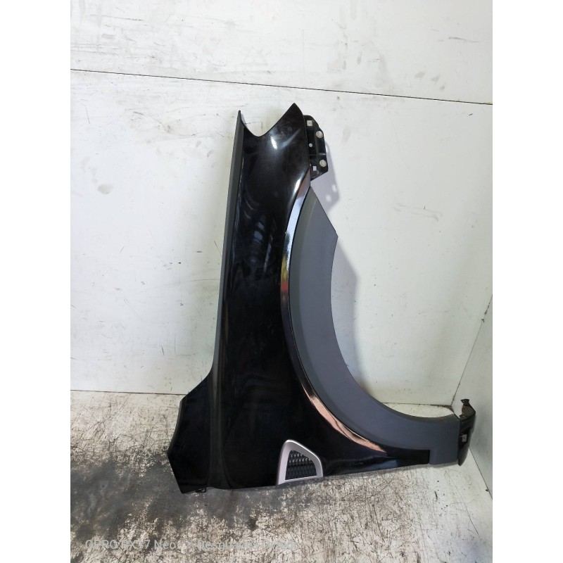 Recambio de aleta delantera derecha para chevrolet captiva 2.0 vcdi lt referencia OEM IAM   