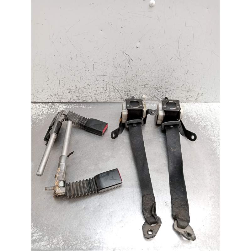 Recambio de juego cinturones trasero para mercedes-benz clk (c209) clk 270 cdi (209.316) referencia OEM IAM   