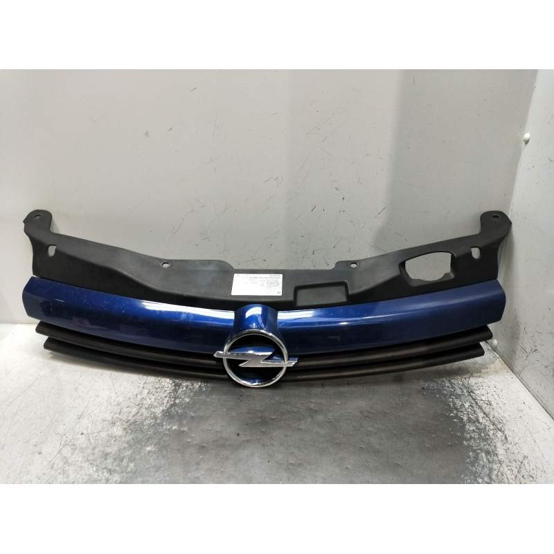 Recambio de rejilla delantera para opel astra h (a04) 1.6 (l48) referencia OEM IAM   2004