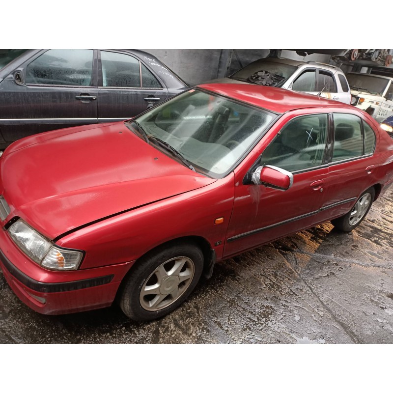 nissan primera berlina (p11) del año 1998