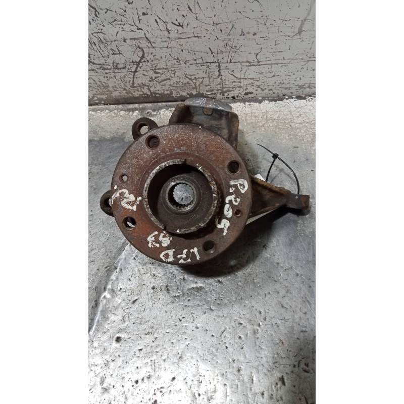 Recambio de mangueta delantera izquierda para peugeot 205 berlina 1.8 diesel cat referencia OEM IAM  17D 1983