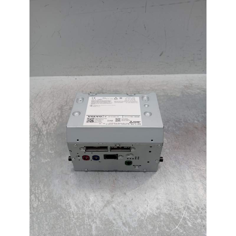 Recambio de sistema audio / radio cd para volvo v60 ii (225) d3 referencia OEM IAM P32247674AA T06155410 