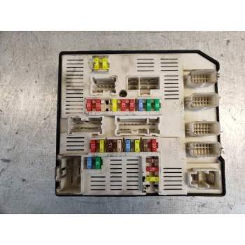 CAJA RELES / FUSIBLES 284B8372R 19DCI 2008