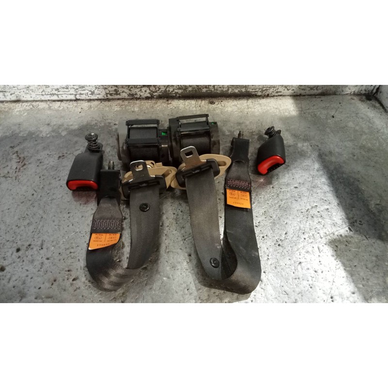 Recambio de juego cinturones trasero para chevrolet captiva 2.0 vcdi lt referencia OEM IAM   3ª FILA