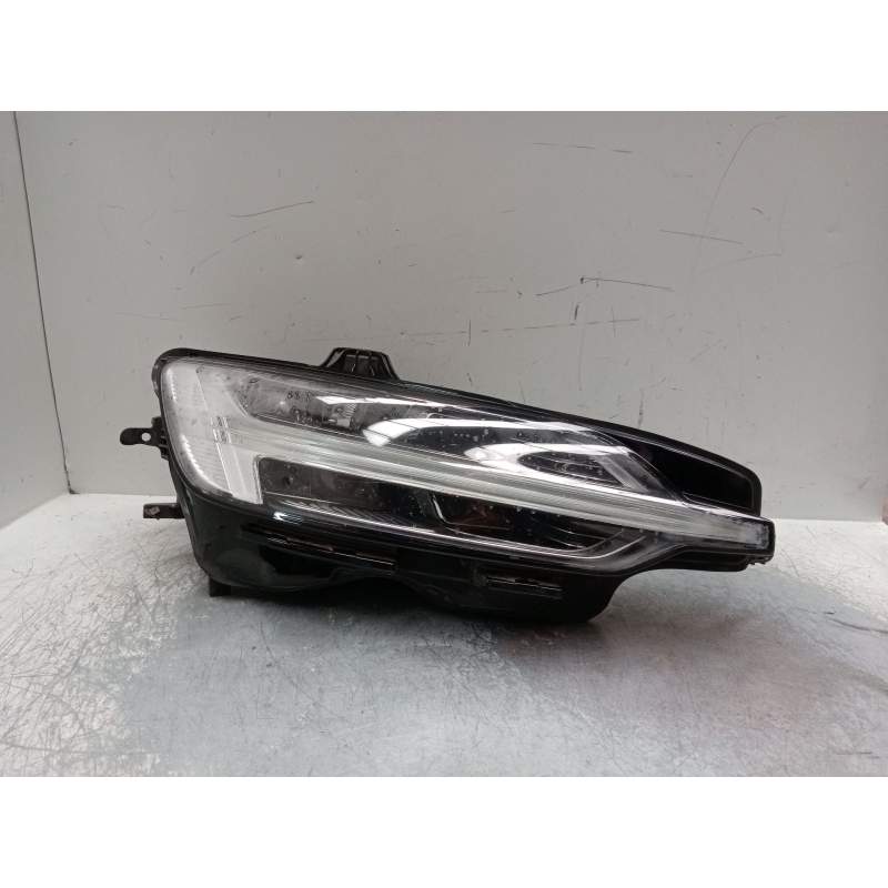 Recambio de faro derecho para volvo v60 ii (225) d3 referencia OEM IAM  OJO VER FOTOS 