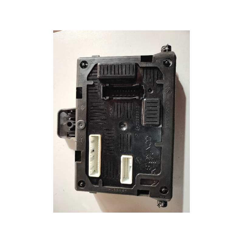 Recambio de caja reles / fusibles para renault clio iii confort dynamique referencia OEM IAM BCML2CR 8200343733 