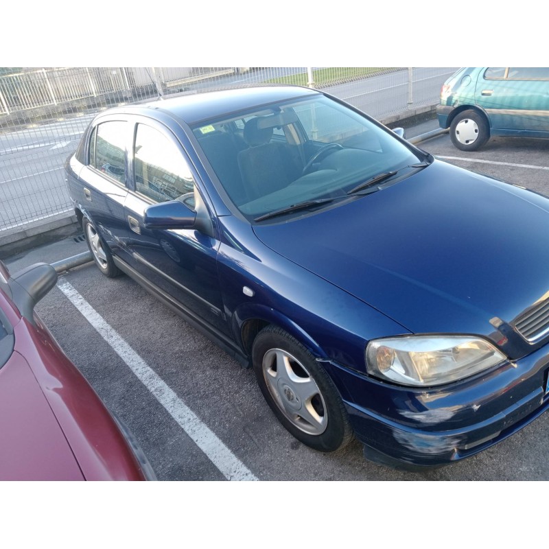 opel astra g berlina del año 2000