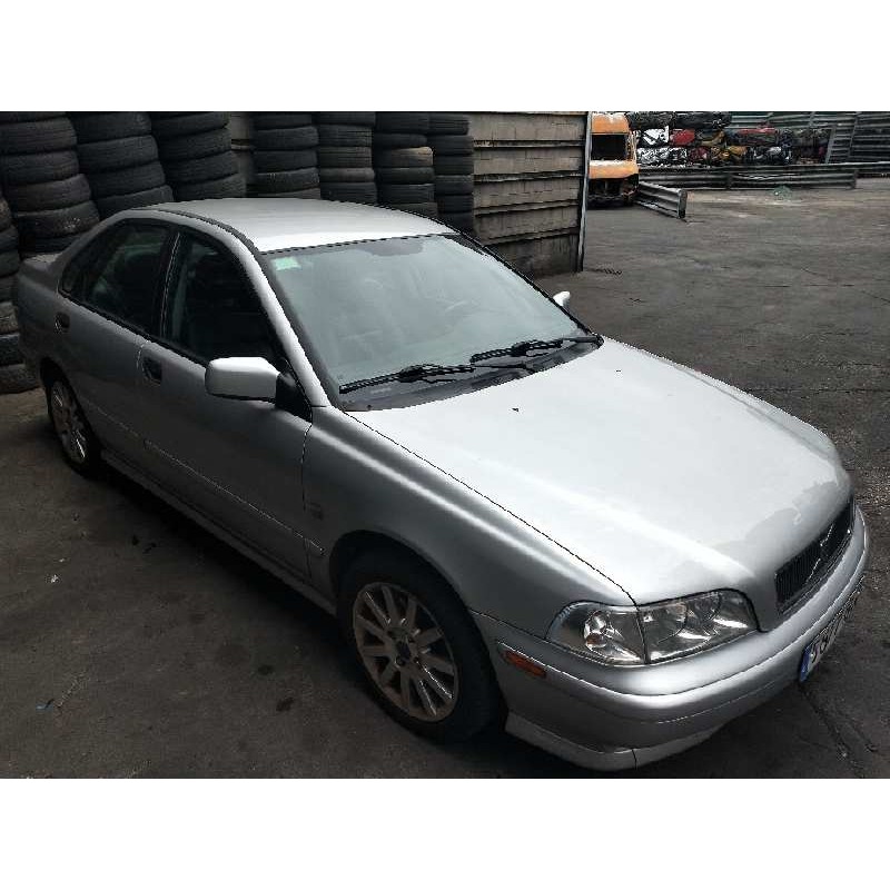 volvo s40 berlina del año 2000