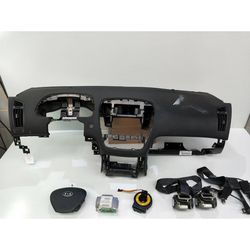 Recambio de kit airbag para kia cee´d 1.6 cat referencia OEM IAM   