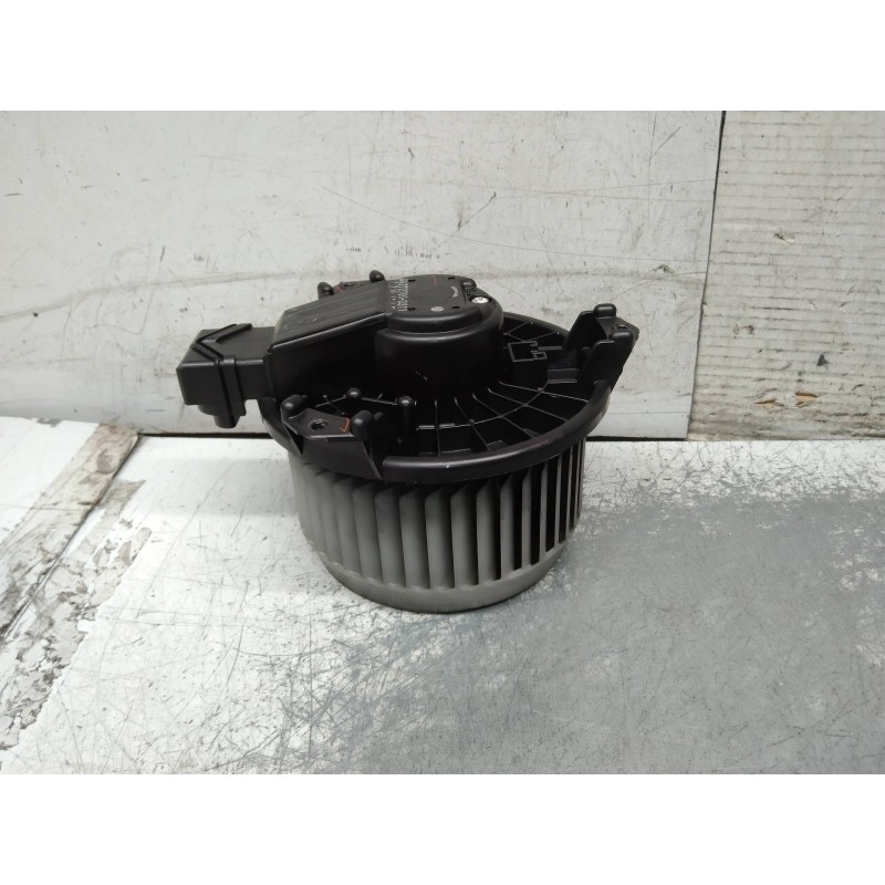 Recambio de motor calefaccion para toyota yaris (ksp9/scp9/nlp9) básico referencia OEM IAM AV2727000311  