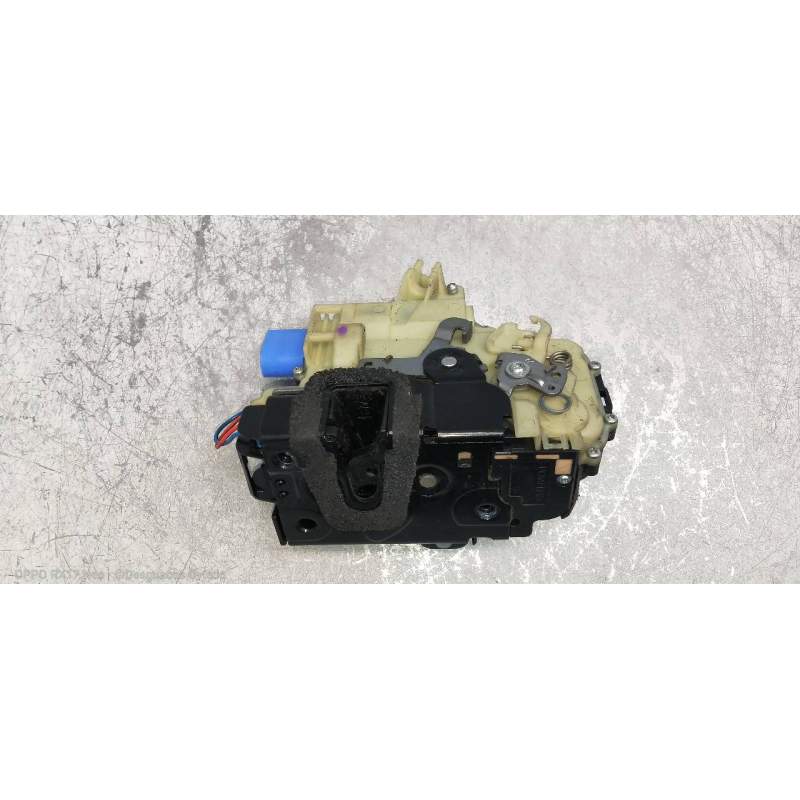 Recambio de motor cierre centralizado delantero derecho para volkswagen polo (9n3) united referencia OEM IAM 3B1837016CC 5P 2005