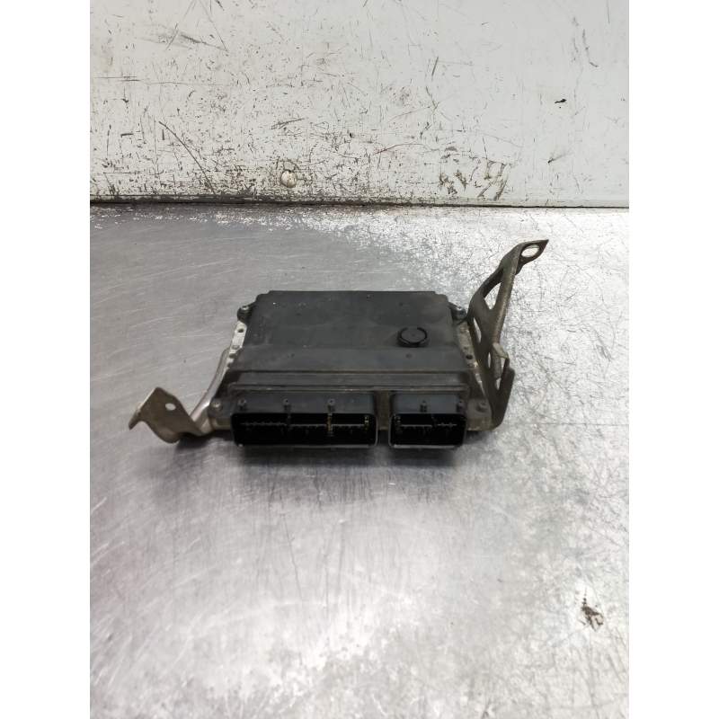 Recambio de centralita motor uce para toyota auris active referencia OEM IAM 8966102S31 MB2759002630 2010