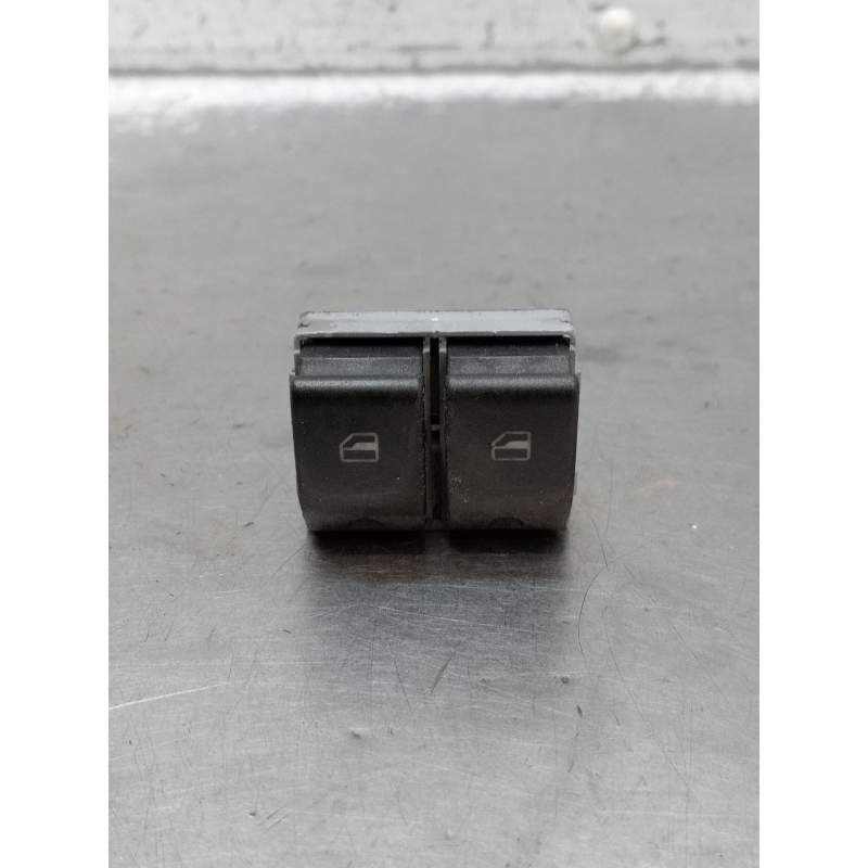 Recambio de mando elevalunas delantero izquierdo para seat ibiza iii (6l1) 1.4 16v referencia OEM IAM  5P 2002