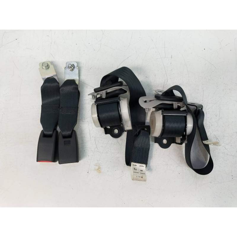 Recambio de juego cinturones trasero para mazda 5 berl. (cr) 2.0 diesel cat referencia OEM IAM  5P 2005