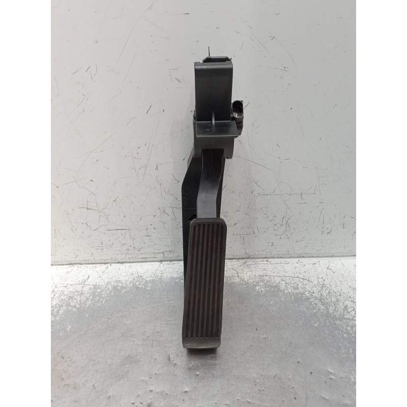Recambio de potenciometro pedal para mercedes-benz clase c (w203) c 270 cdi (203.016) referencia OEM IAM A2113000804  2000