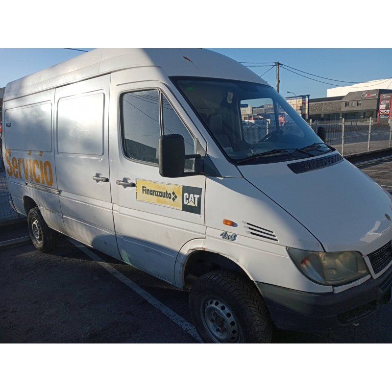 mercedes sprinter 02.00  caja cerrada del año 2004