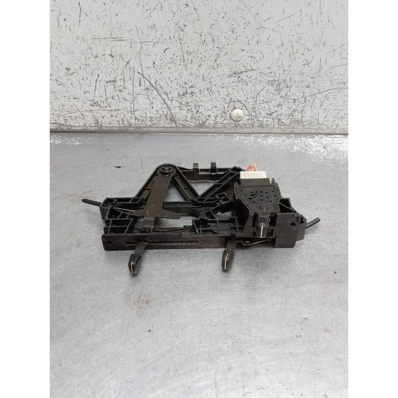 Recambio de mando calefaccion / aire acondicionado para santana 300/350 2.0 tdi 4x4 referencia OEM IAM 7441163G0  2004