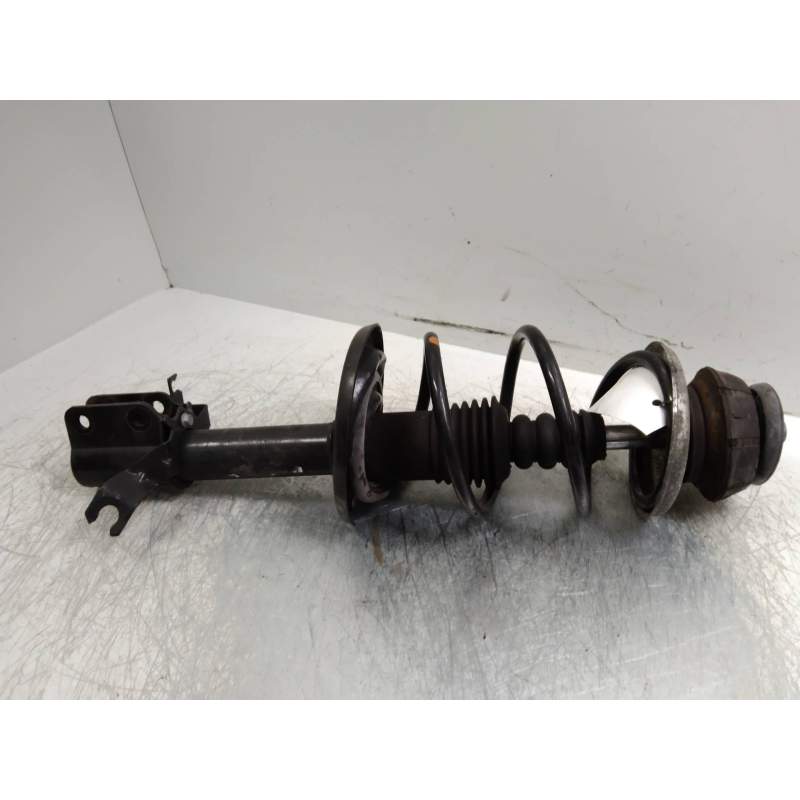 Recambio de amortiguador delantero derecho para dacia sandero 0.9 tce cat referencia OEM IAM   