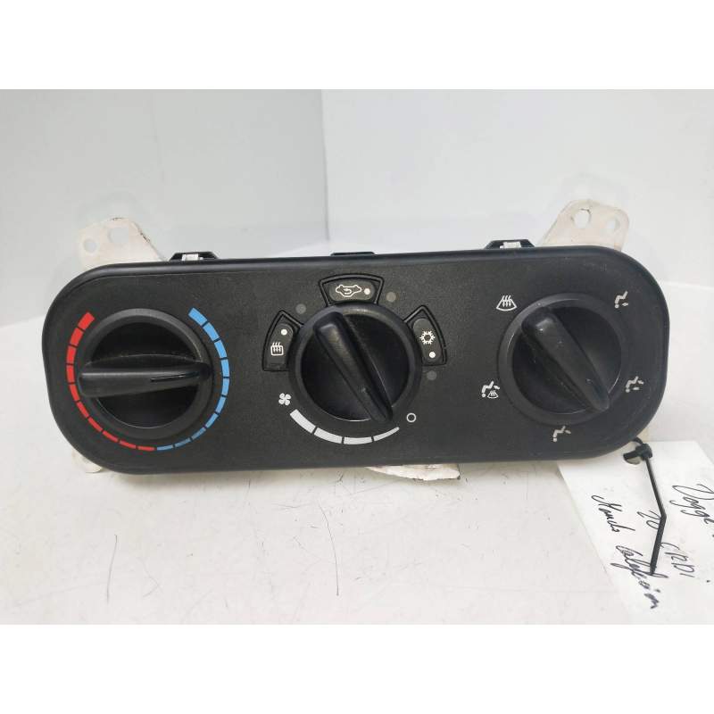 Recambio de mando calefaccion / aire acondicionado para dodge caliber 2.0 16v crd cat referencia OEM IAM P5511187AA  