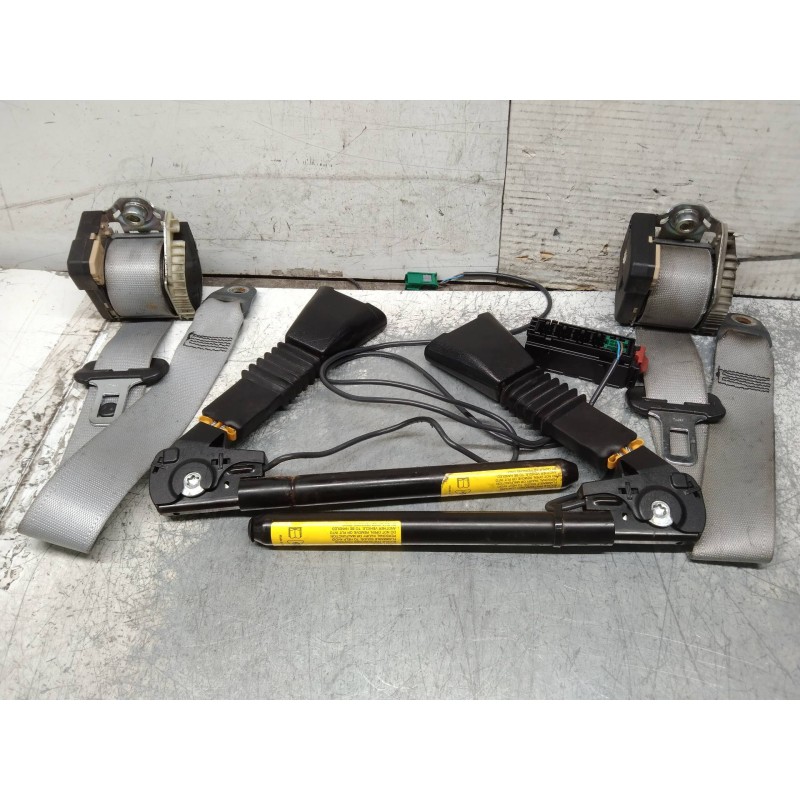 Recambio de juego cinturones delantero para opel tigra twin top cosmo referencia OEM IAM   2P