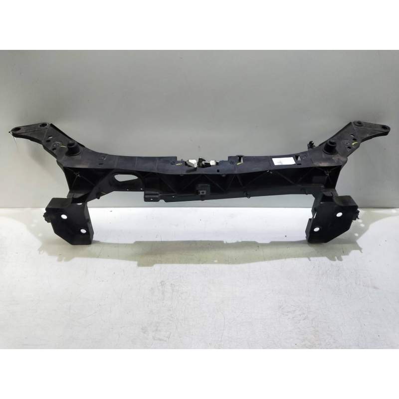 Recambio de panel frontal para renault clio iii 1.4 16v referencia OEM IAM   2005