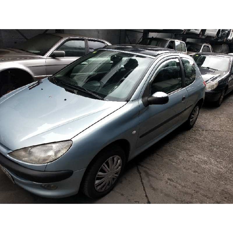 peugeot 206 berlina del año 2001