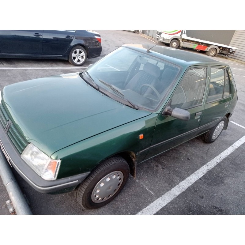 peugeot 205 berlina del año 1998