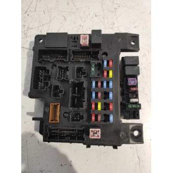 CAJA RELES / FUSIBLES 8637A825 6070104073 