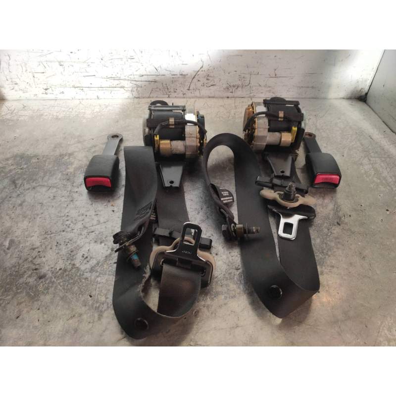 Recambio de juego cinturones delantero para nissan almera (n16/e) comfort referencia OEM IAM  5P 2000